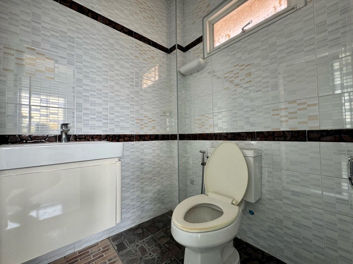 ให้เช่าโฮมออฟฟิศพัฒนาการ ศรีนครินทร์ : เช่า โฮมออฟฟิศ บ้านเดี่ยว ที่ดิน 1 ไร่ กรุงเทพกรีฑา ตัดใหม่ เช่าทำธุรกิจ รีโนเวท ต่อเติมได้ ยินดี รับผู้เช่าทำธุรกิจ ระยะยาว 