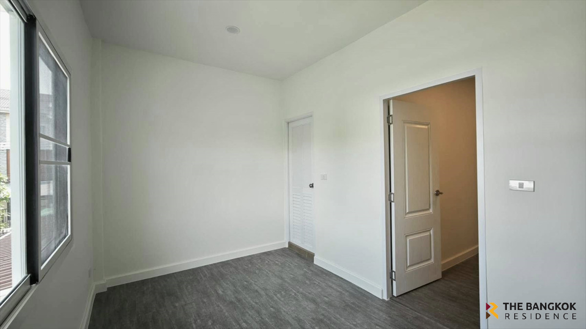 ขายทาวน์โฮมโชคชัย4 ลาดพร้าว71 : 🏡 Townhome Area Lat Phrao - บ้านตกแต่งสไตล์โมเดิร์น มินิมอล 🚗 ทำเลโชคชัย4