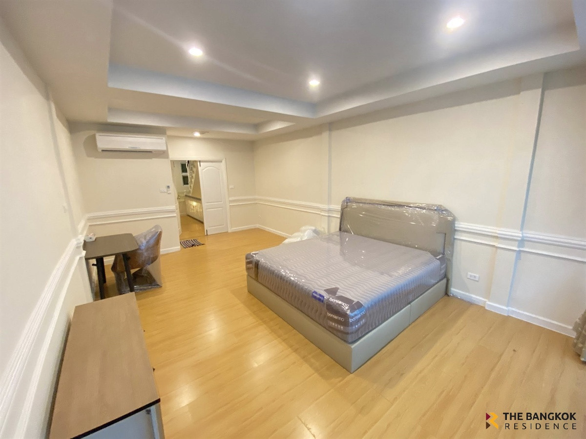 ให้เช่าทาวน์โฮมสยาม จุฬา สามย่าน :  🏨 Townhome Area Pathum Wan ✨ ใกล้ BTS สนามกีฬาเพียง 300 ม. 