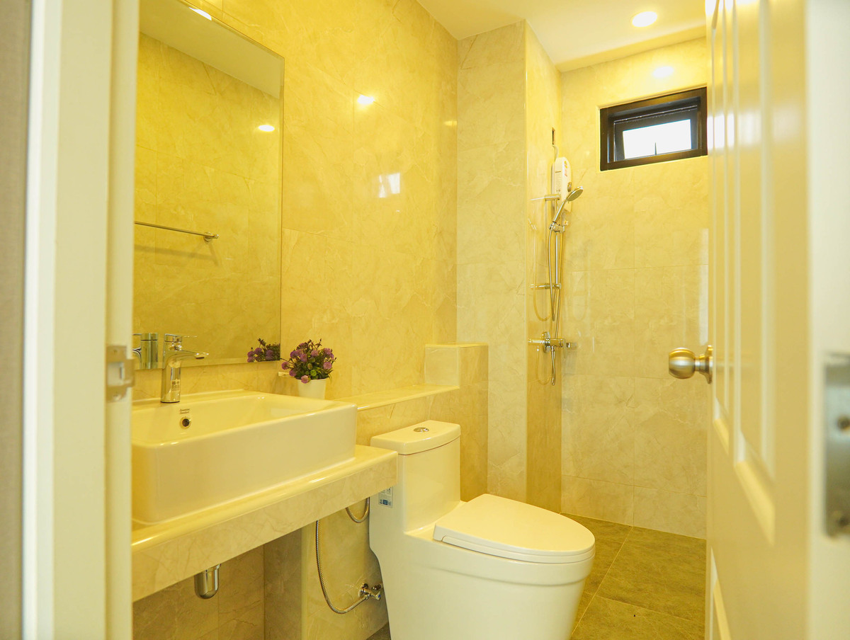 ให้เช่าบ้านพัทยา บางแสน ชลบุรี สัตหีบ : 🏡✨ พูลวิลล่าให้เช่า ใกล้อ่างเก็บน้ำมาบประชัน | 3 ห้องนอน | เพียง 65,000 บาท/เดือน ✨