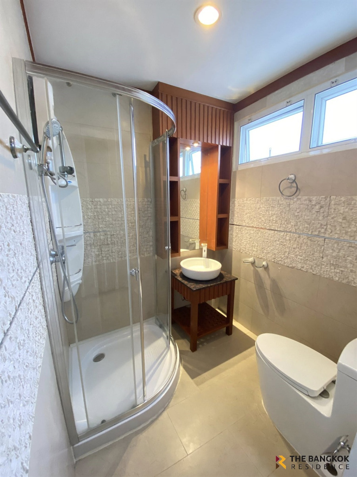 ให้เช่าทาวน์โฮมสยาม จุฬา สามย่าน :  🏨 Townhome Area Pathum Wan ✨ ใกล้ BTS สนามกีฬาเพียง 300 ม. 