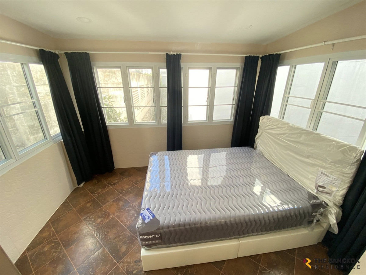 ให้เช่าทาวน์โฮมสยาม จุฬา สามย่าน :  🏨 Townhome Area Pathum Wan ✨ ใกล้ BTS สนามกีฬาเพียง 300 ม. 