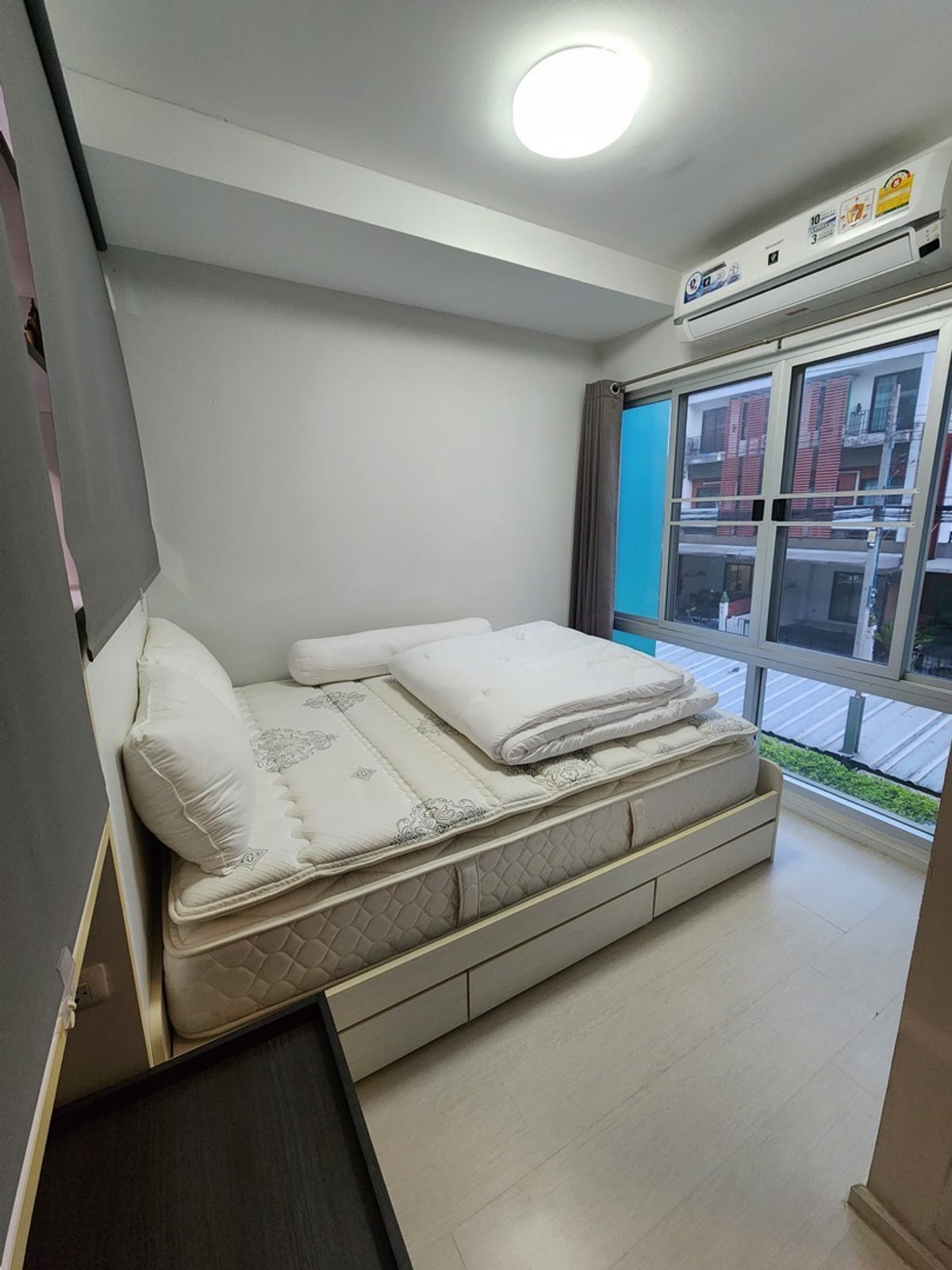 For SaleCondoOnnut, Udomsuk : The Log3 Project 
 Condo for sale, ready to move in, convenient travel.