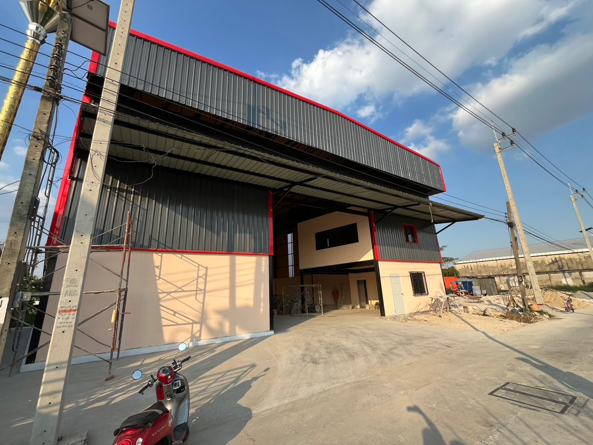 ให้เช่าโกดังลาดกระบัง สุวรรณภูมิ : ให้เช่า โกดัง ลาดกระบัง14/1   50,00 บาท   300ตารางเมตร   081-401-2955