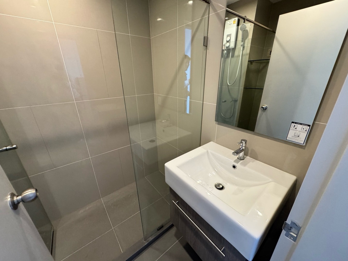 For RentCondoBang Sue, Wong Sawang, Tao Pun : For rent Ideo mobi Bang Sue, price 9,000 baht, contact 0869017364.