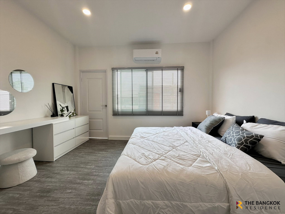 ขายทาวน์โฮมโชคชัย4 ลาดพร้าว71 : 🏡 Townhome Area Lat Phrao - บ้านตกแต่งสไตล์โมเดิร์น มินิมอล 🚗 ทำเลโชคชัย4