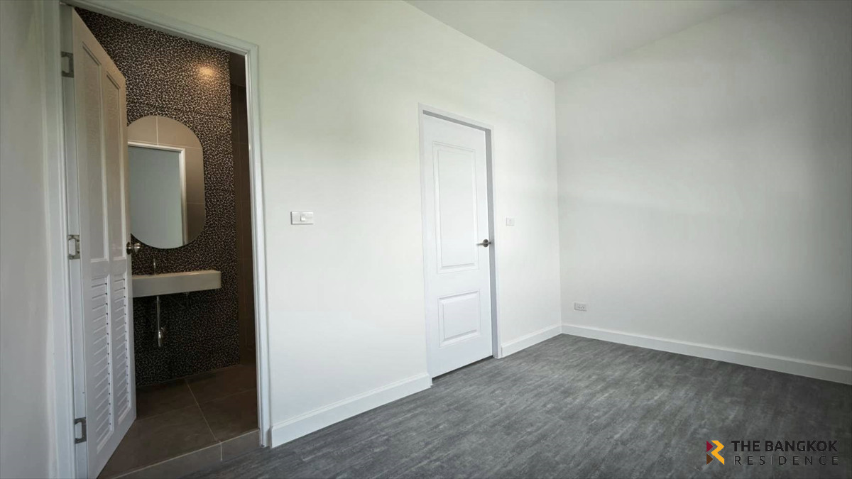 ขายทาวน์โฮมโชคชัย4 ลาดพร้าว71 : 🏡 Townhome Area Lat Phrao - บ้านตกแต่งสไตล์โมเดิร์น มินิมอล 🚗 ทำเลโชคชัย4