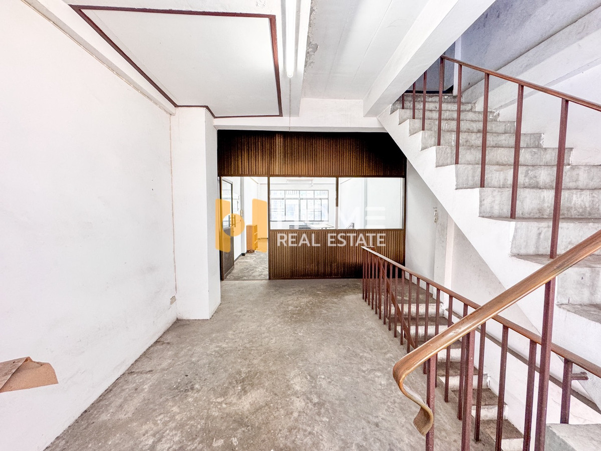 ขายอาคารพาณิชย์พัทยา บางแสน ชลบุรี สัตหีบ : อาคารพาณิช ถ.สุขุมวิท ต.ทุ่งสุขลา อ.ศรีราชา ชลบุรี / 3 ชั้น (ขาย), Commercial building, Sukhumvit Rd, Thung Sukla Sub, Si Racha Dist, Chonburi / 3 - Storey (FOR SALE) YEAN105