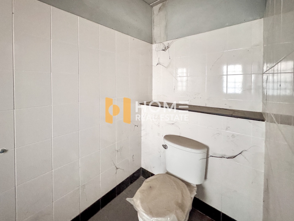 ขายอาคารพาณิชย์พัทยา บางแสน ชลบุรี สัตหีบ : อาคารพาณิช ถ.สุขุมวิท ต.ทุ่งสุขลา อ.ศรีราชา ชลบุรี / 4 ชั้น (ขาย), Commercial Building, Sukhumvit Rd, Thung Sukla Sub, Si Racha Dist, Chonburi / 4 - Storey (FOR SALE) YEAN106