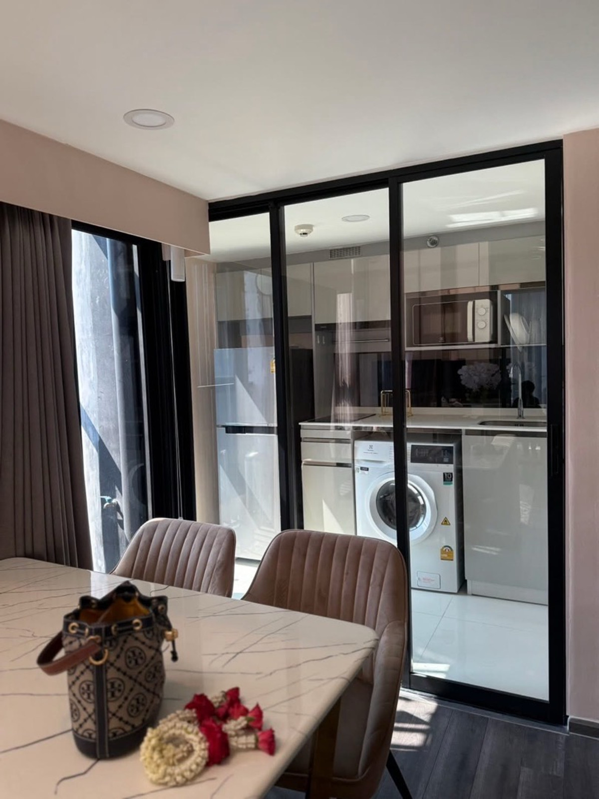 คอนโดพระราม 9 เพชรบุรีตัดใหม่ RCA : ✨ For Rent / Sale | Knightsbridge Space Rama 9 📍คอนโด Duplex ห้องมุม ใจกลางพระราม 9 
🏢ห้องใหม่เอี่ยม ไม่เคยเข้าอยู่