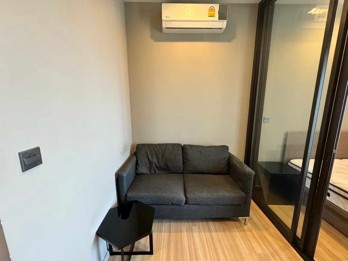 For RentCondoSapankwai,Jatujak : For rent: M Jatujak, price 16,000 baht, ready to move in, contact 0869017364.