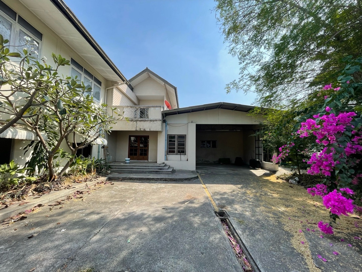 ขายที่ดินลาดพร้าว เซ็นทรัลลาดพร้าว : ขายที่ดินพร้อมสิ่งปลูกสร้างลาดพร้าว15