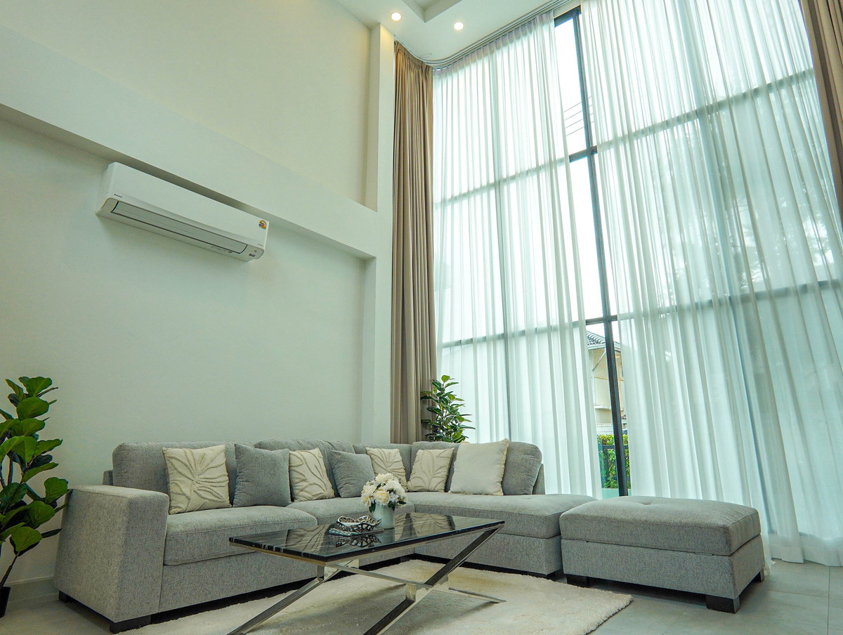 ให้เช่าบ้านพัทยา บางแสน ชลบุรี สัตหีบ : 🏡✨ พูลวิลล่าให้เช่า ใกล้อ่างเก็บน้ำมาบประชัน | 3 ห้องนอน | เพียง 65,000 บาท/เดือน ✨