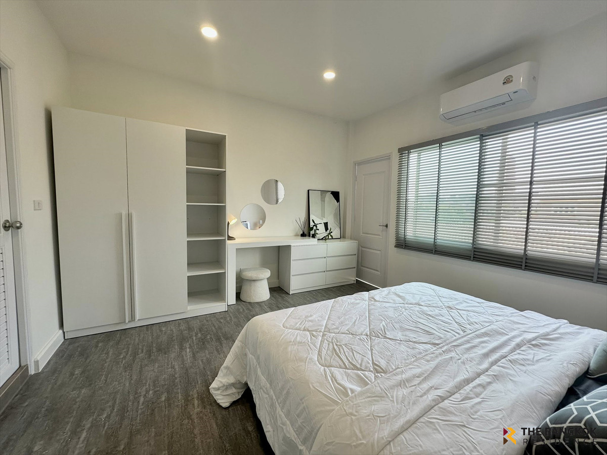 ขายทาวน์โฮมโชคชัย4 ลาดพร้าว71 : 🏡 Townhome Area Lat Phrao - บ้านตกแต่งสไตล์โมเดิร์น มินิมอล 🚗 ทำเลโชคชัย4