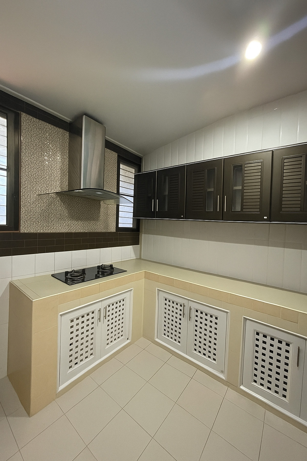 ขายโฮมออฟฟิศศรีราชา แหลมฉบัง บ้านบึง : ขาย !!! โฮมออฟฟิศ 3 ชั้น (รวมชั้นดาดฟ้า) สภาพดีมาก เนื้อที่ 82 ตารางวา อ.บ้านบึง จ.ชลบุรี ราคา 15,500,000 บาท