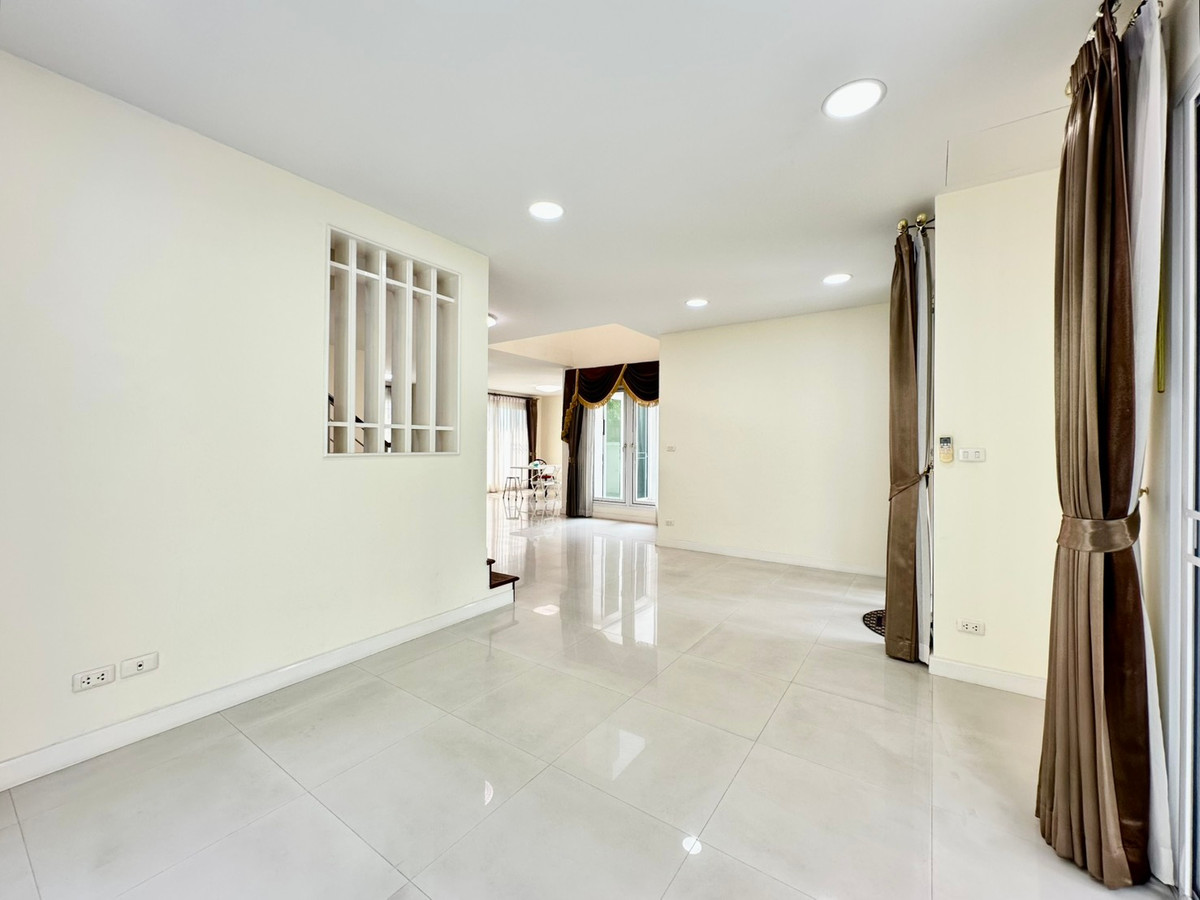 ขายบ้านบางนา แบริ่ง ลาซาล : 🔥ราคาดี บ้านหรูหลังใหญ่ 3b4b 11.5mb - Blue Lagoon 1 Bangna-Trad km.8 📞Call 090 919 9898