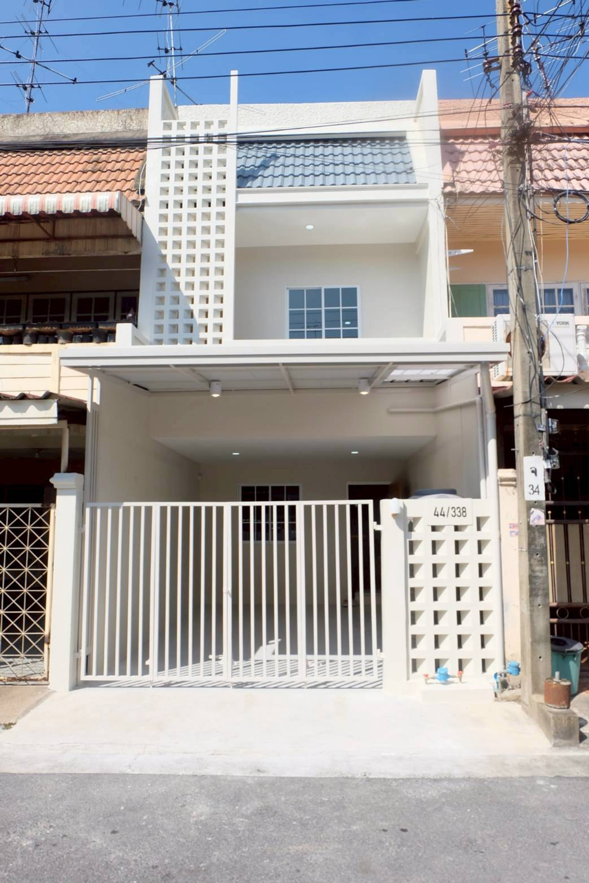 For SaleTownhomeKaset Nawamin,Ladplakao : Baan Khlong Chan Villa 3 Nawamin 147, beautiful house, ready to move in. at the most special price Travel in and out easily
