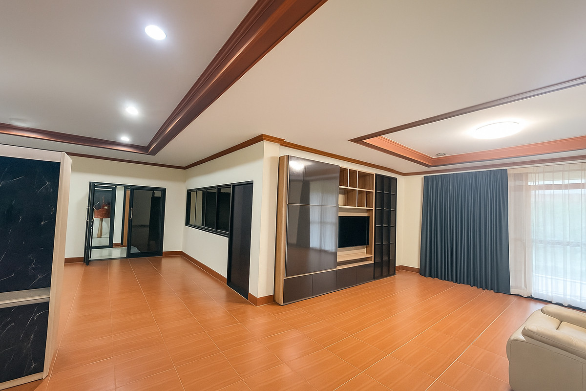 ขายโฮมออฟฟิศศรีราชา แหลมฉบัง บ้านบึง : ขาย !!! โฮมออฟฟิศ 3 ชั้น (รวมชั้นดาดฟ้า) สภาพดีมาก เนื้อที่ 82 ตารางวา อ.บ้านบึง จ.ชลบุรี ราคา 15,500,000 บาท