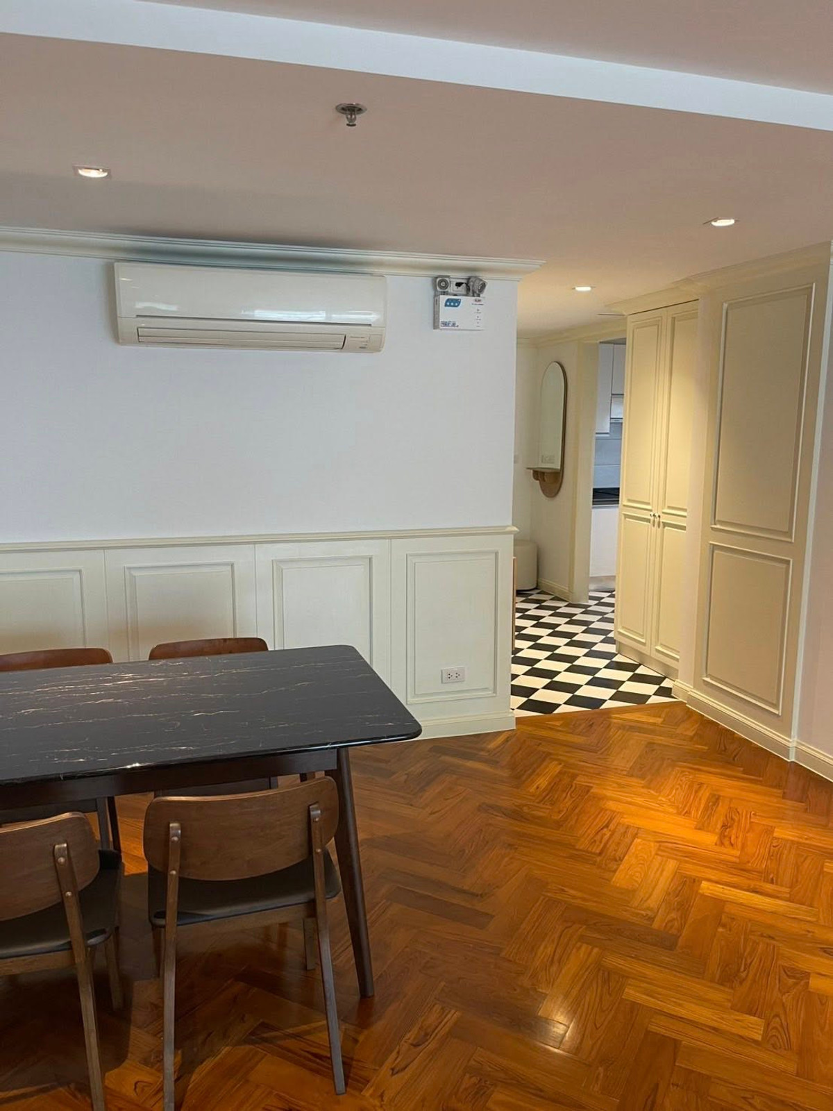 ให้เช่าคอนโดสุขุมวิท อโศก ทองหล่อ : Serene Place สุขุมวิท 24 ใกล้ BTS พร้อมพงษ์