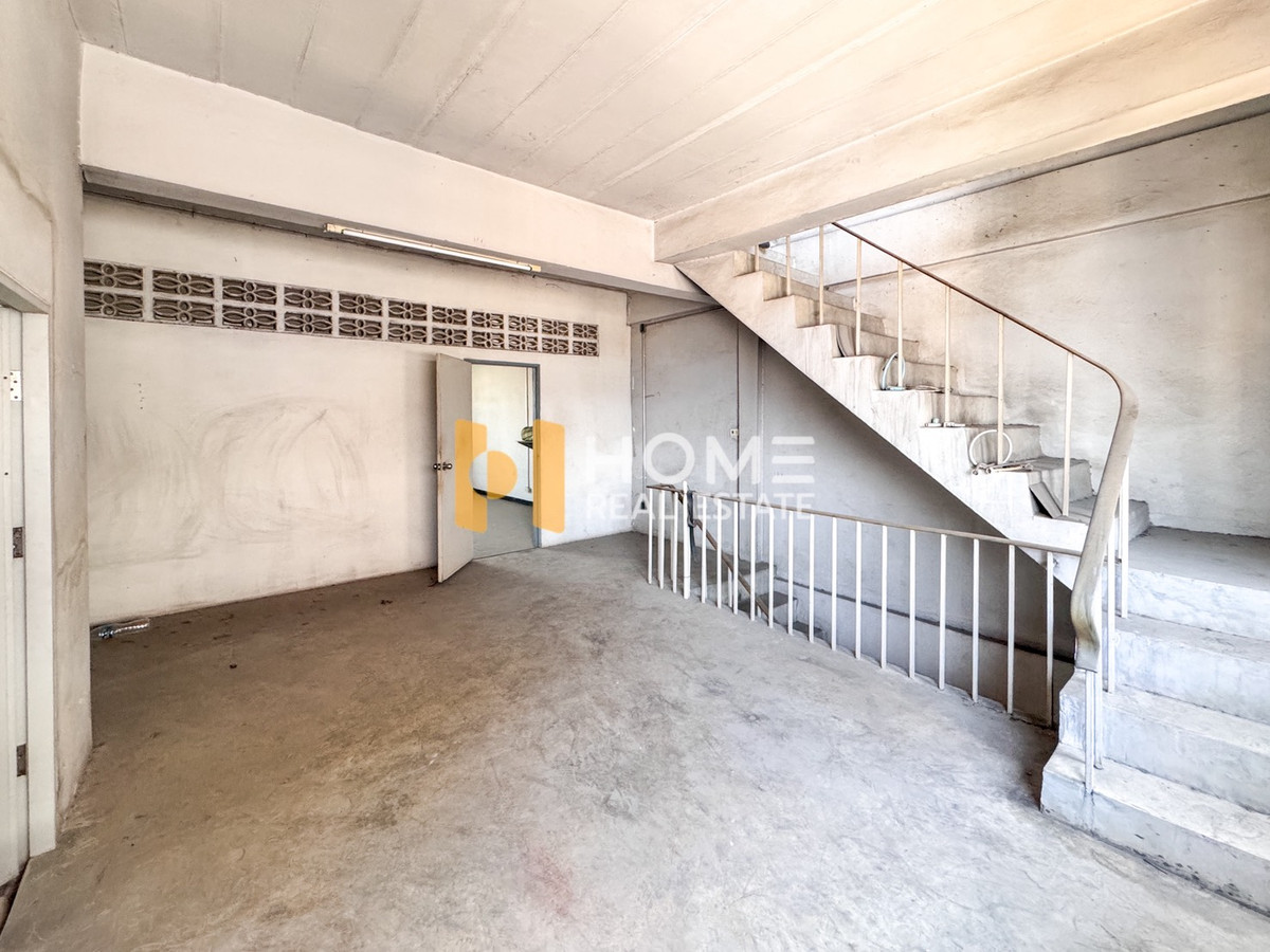 ขายอาคารพาณิชย์พัทยา บางแสน ชลบุรี สัตหีบ : HOT DEAL 🔥 อาคารพาณิชย์ ถ.สุขุมวิท ต.ทุ่งสุขลา อ.ศรีราชา ชลบุรี / 3 ชั้น (ขาย), Commercial building, Sukhumvit Rd, Thung Sukla Sub, Si Racha Dist, Chonburi / 3 - Storey (FOR SALE) YEAN104