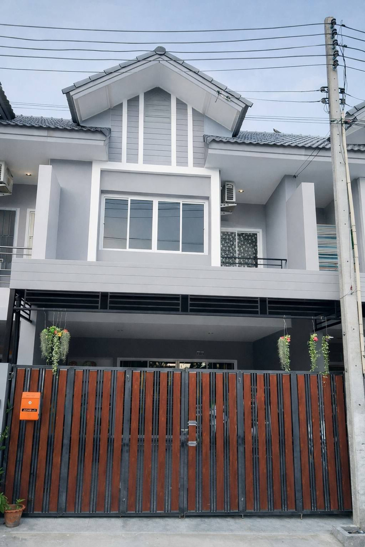 ขายทาวน์โฮมพัทยา บางแสน ชลบุรี สัตหีบ : หมู่บ้านเซนสิริ ทาวน์ พัทยา / 3 ห้องนอน (ขาย), Sensiri Town Siam Country Club / 3 Bedrooms (FOR SALE) BEWN059