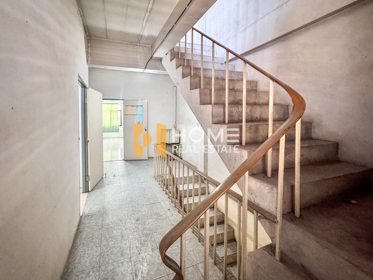 ขายอาคารพาณิชย์พัทยา บางแสน ชลบุรี สัตหีบ : ขายด่วน! สุขุมวิท ศรีราชา ใกล้นิคม 🔥 อาคารพาณิชย์ ถ.สุขุมวิท ทุ่งสุขลา ศรีราชา / 3 คูหา (ขาย), Commercial Building Sukhumvit Road Thung Sukhla Sriracha / 3 Units (FOR SALE) YEAN102