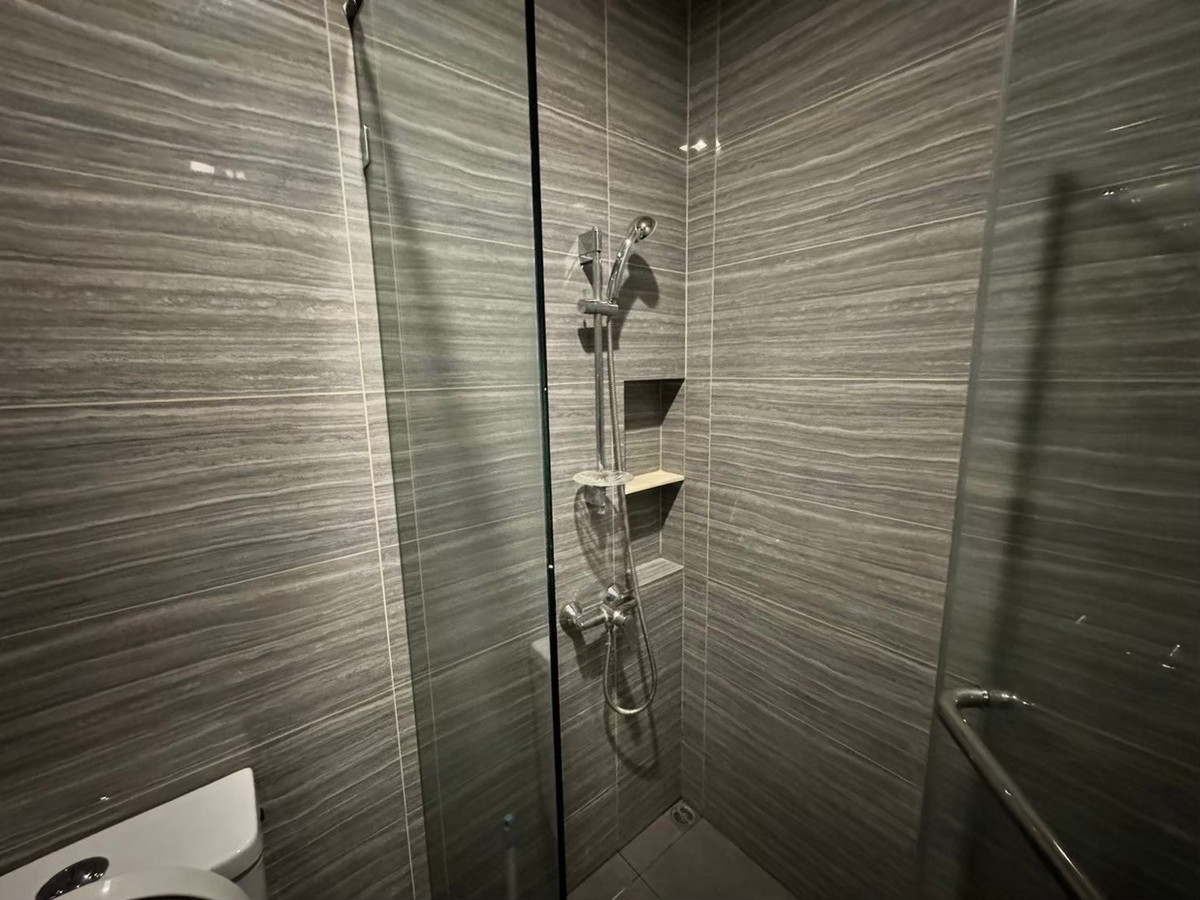 For RentCondoSapankwai,Jatujak : For rent: M Jatujak, price 16,000 baht, ready to move in, contact 0869017364.