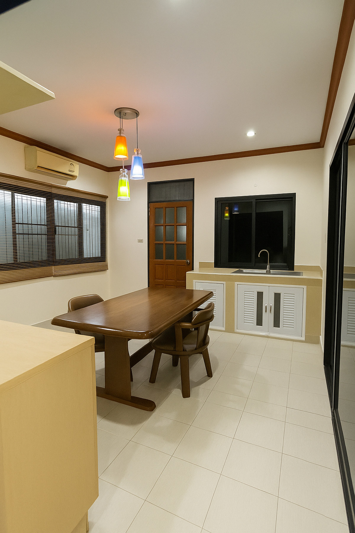 ขายโฮมออฟฟิศศรีราชา แหลมฉบัง บ้านบึง : ขาย !!! โฮมออฟฟิศ 3 ชั้น (รวมชั้นดาดฟ้า) สภาพดีมาก เนื้อที่ 82 ตารางวา อ.บ้านบึง จ.ชลบุรี ราคา 15,500,000 บาท