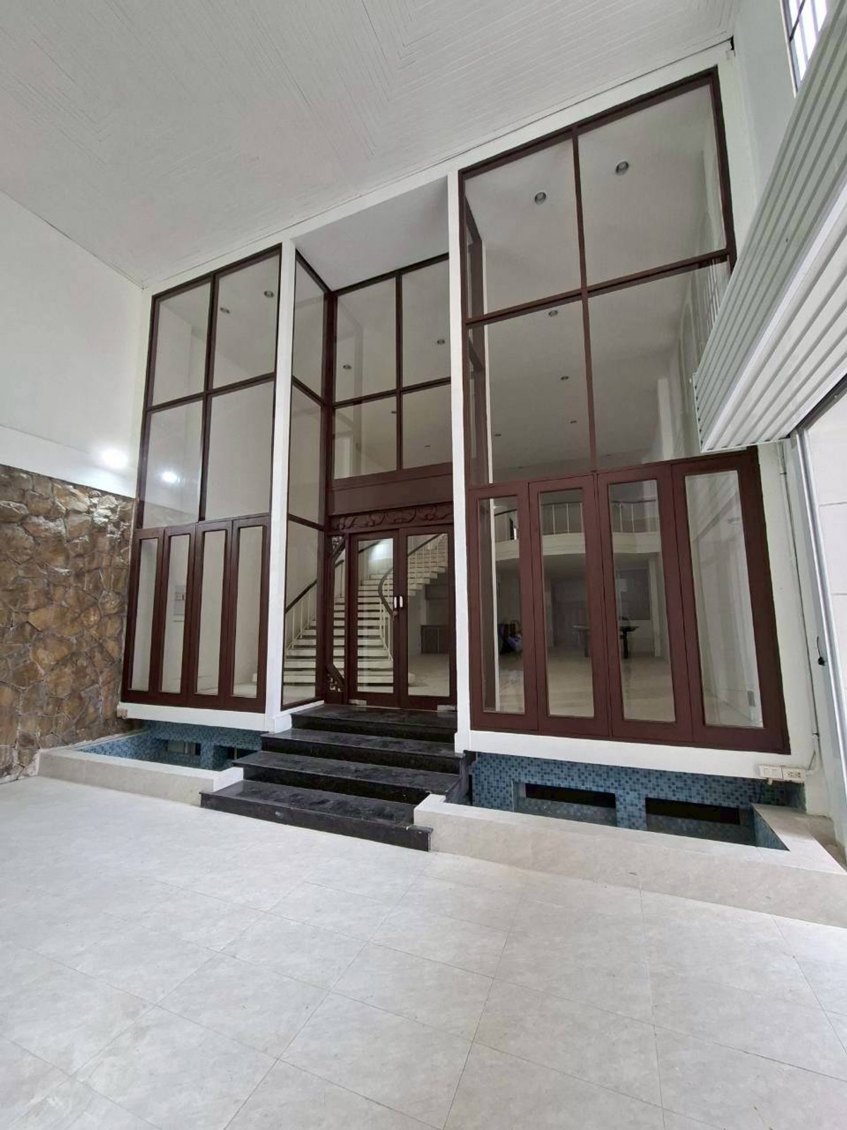 ขายอาคารพาณิชย์สยาม จุฬา สามย่าน : ขายด่วน ทาวน์เฮ้าส์ 7 ชั้น ย่านสยาม บรรทัดทอง พร้อมอยู่ (N.1989)