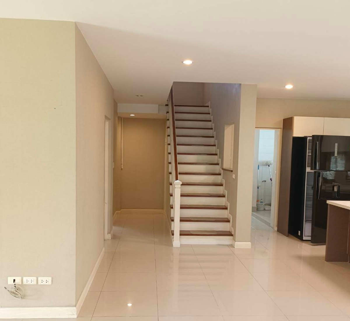 ให้เช่าบ้านสมุทรปราการ สำโรง : ให้เช่า บ้านเดี่ยว นันทวัน ศรีนครินทร์ 