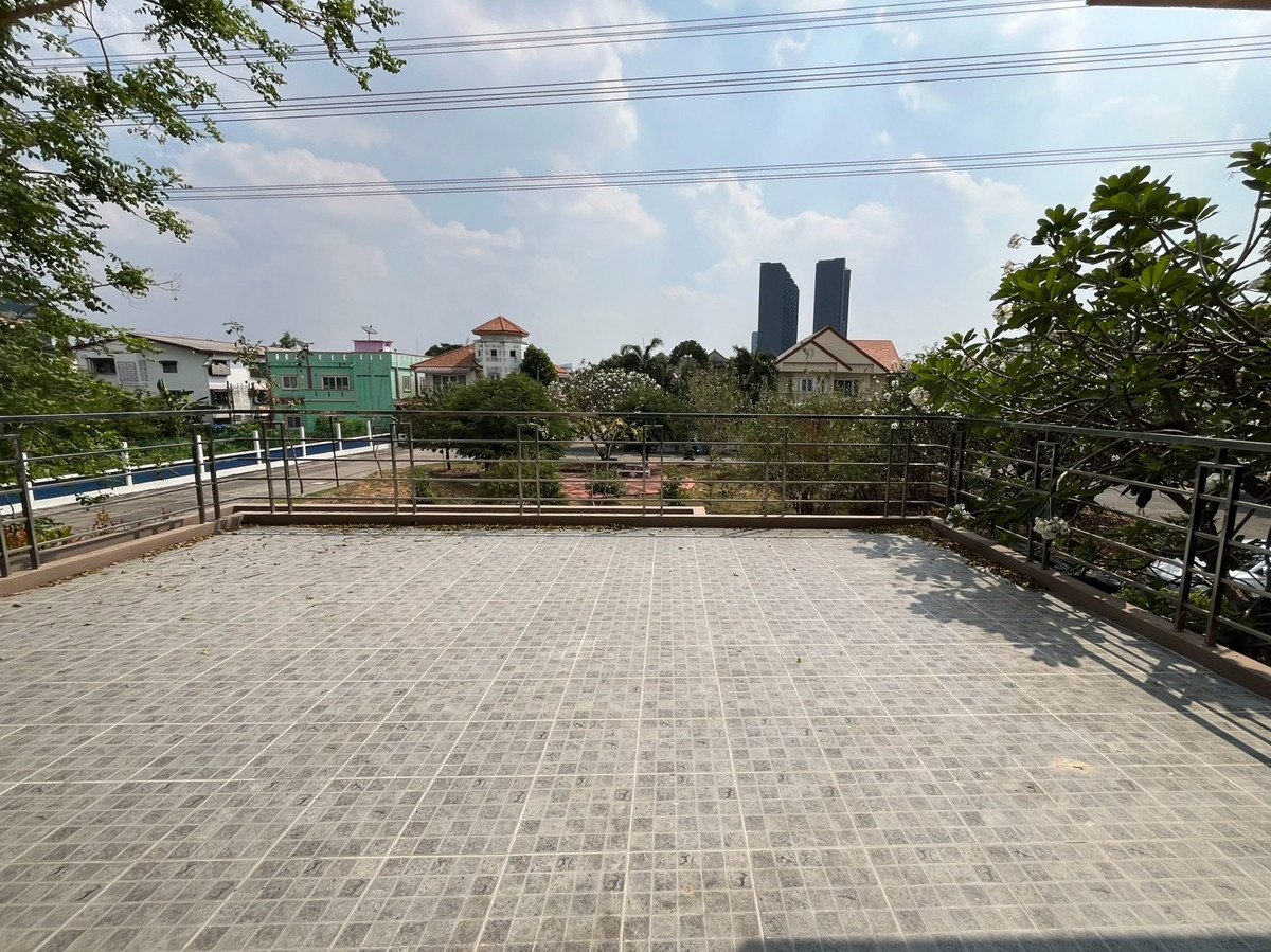 For SaleHouseBang Sue, Wong Sawang, Tao Pun : For sale, 3-story detached house, completely renovated @ Prachachuen, Wong Sawang, Bang Sue, quality materials, elegant design, meets the needs of city people, near department stores. Its all done here, in one place.