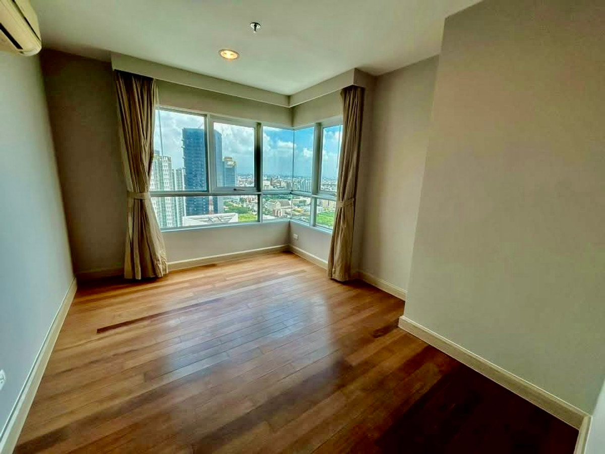 ขายคอนโดพระราม 9 เพชรบุรีตัดใหม่ RCA : ขายคอนโดหรูชั้นสูง วิวเมืองสวย ใจกลางพระราม 9 ที่ Belle Grand Rama 9 พร้อมวิวชั้น 39 ที่โปร่ง โล่ง และเป็นส่วนตัว เหมาะทั้งอยู่อาศัยเองหรือซื้อเพื่อการลงทุน