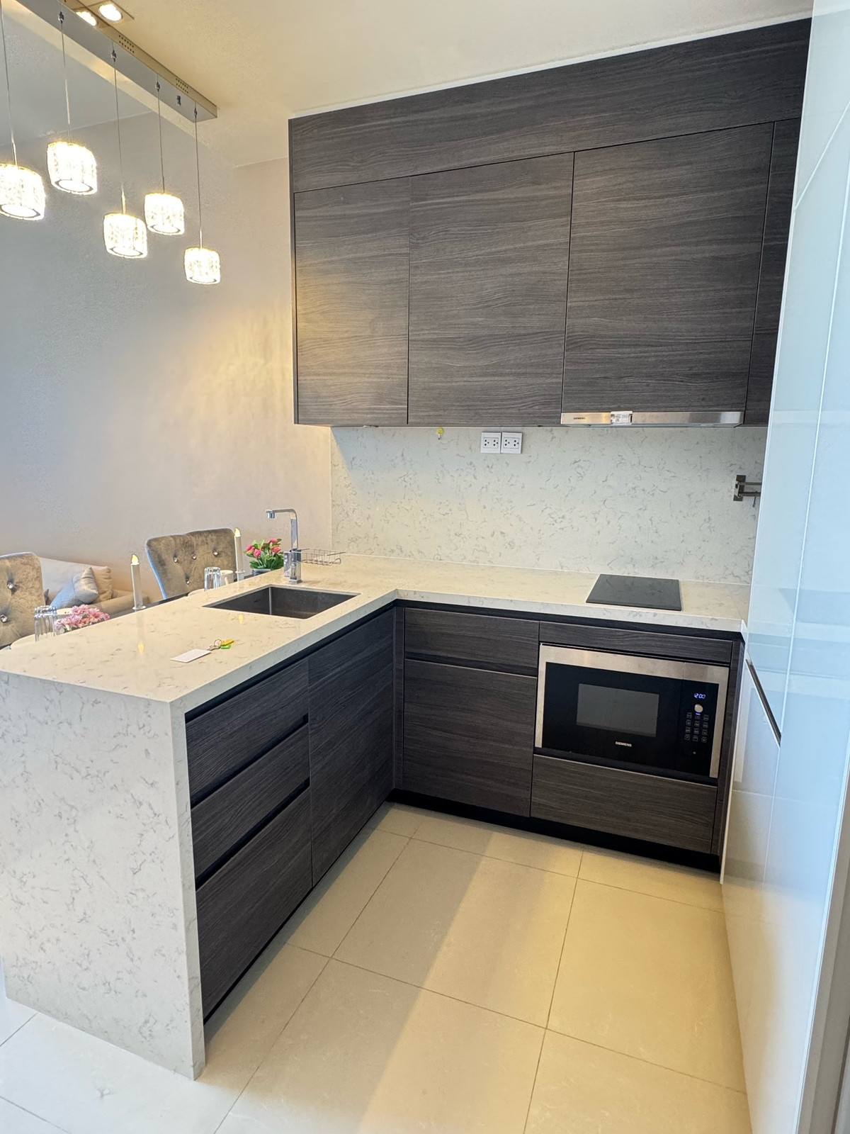 ให้เช่าคอนโดสุขุมวิท อโศก ทองหล่อ : The Esse Asoke 1 Bedroom 1 Bathroom 45 Sqm. Best Price!!