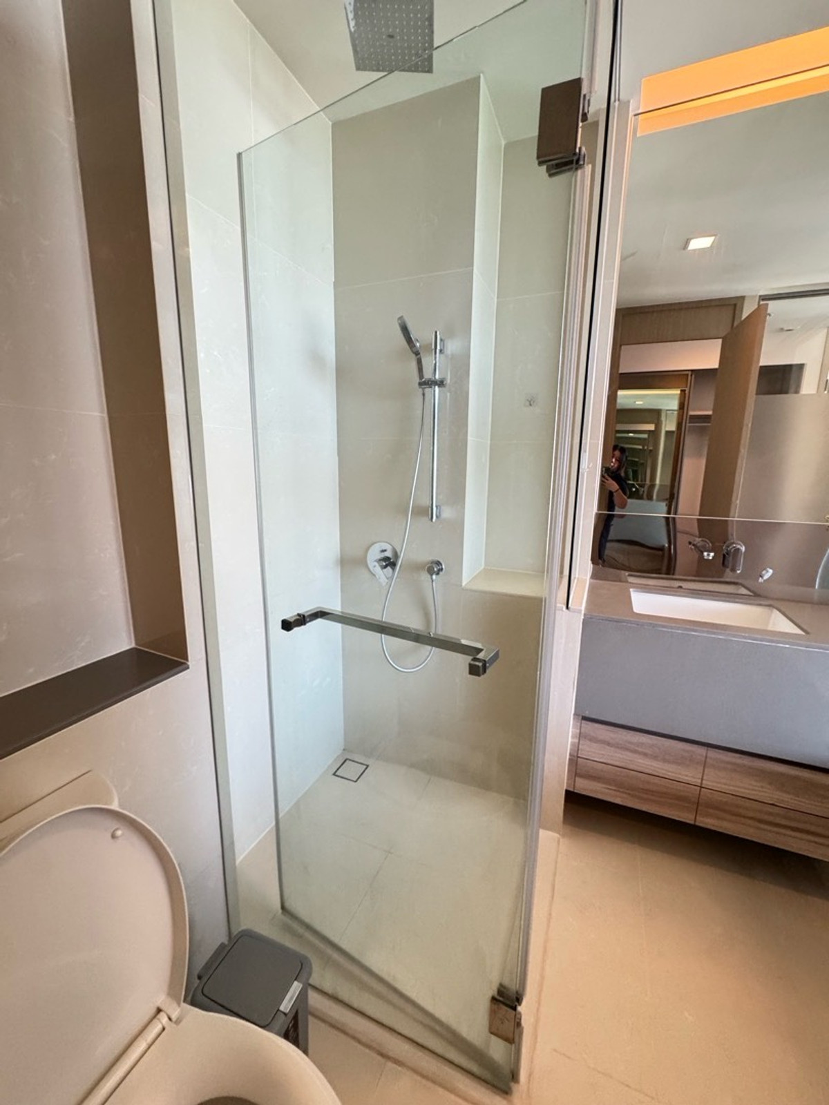 ให้เช่าคอนโดสุขุมวิท อโศก ทองหล่อ : The Esse Asoke 1 Bedroom 1 Bathroom 45 Sqm. Best Price!!