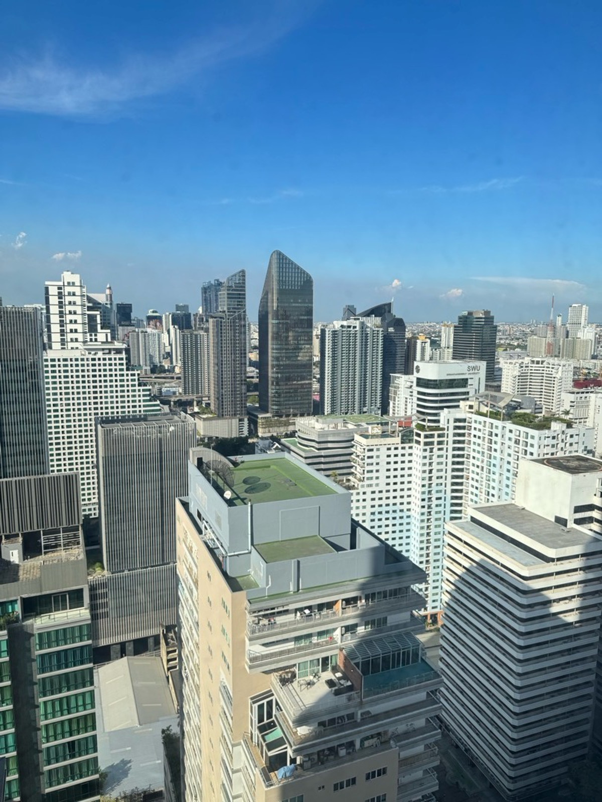 ให้เช่าคอนโดสุขุมวิท อโศก ทองหล่อ : The Esse Asoke 1 Bedroom 1 Bathroom 45 Sqm. Best Price!!