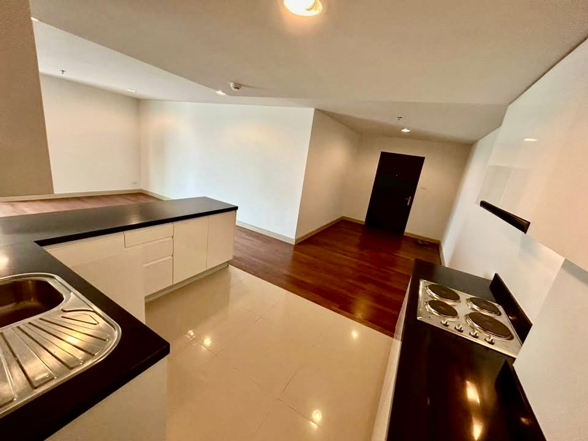 ขายคอนโดพระราม 9 เพชรบุรีตัดใหม่ RCA : ขายคอนโดหรูชั้นสูง วิวเมืองสวย ใจกลางพระราม 9 ที่ Belle Grand Rama 9 พร้อมวิวชั้น 39 ที่โปร่ง โล่ง และเป็นส่วนตัว เหมาะทั้งอยู่อาศัยเองหรือซื้อเพื่อการลงทุน