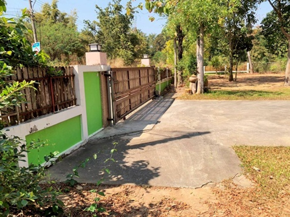 ขายบ้านโคราช นครราชสีมา : บ้านพร้อมที่ดินขนาดใหญ่ 1 ไร่ 3 งาน 97.9 ตารางวา (รวม 797.9 ตารางวา) ในตำบลจอหอ เมืองนครราชสีมา ราคา 15,000,000 บาท