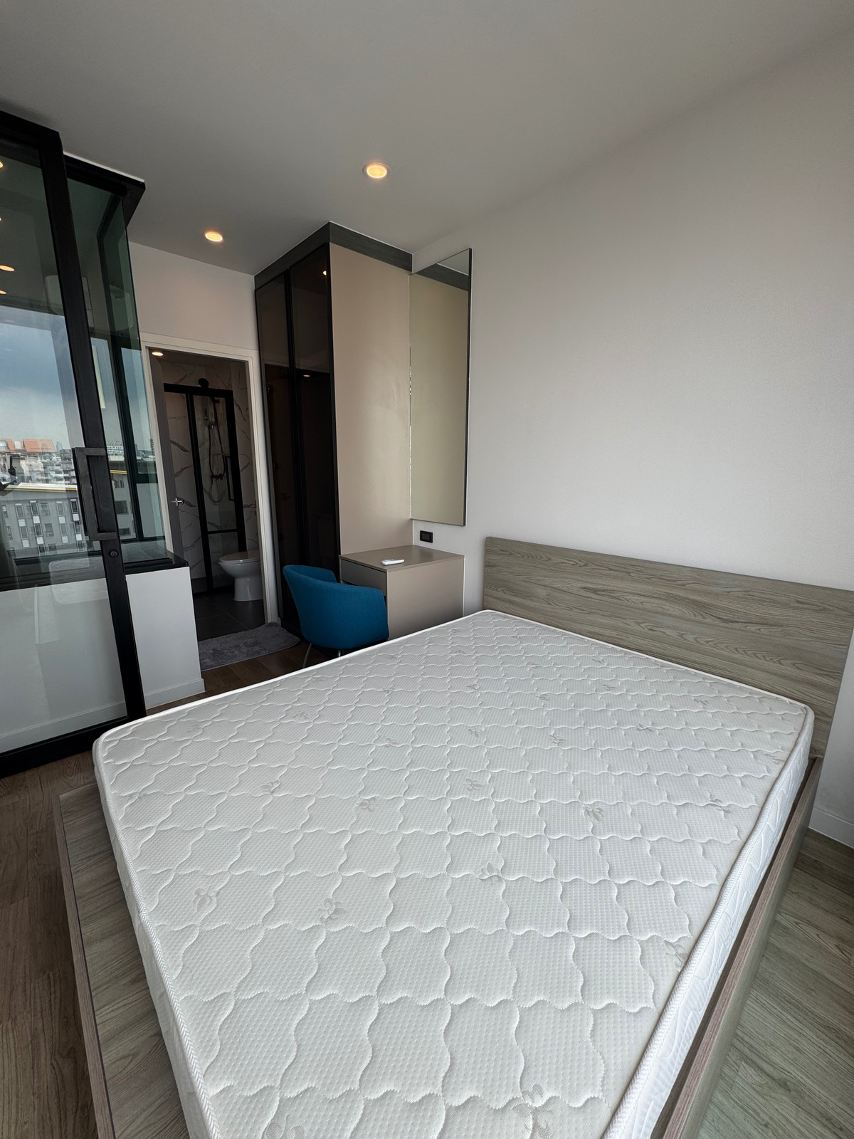 For RentCondoRama9, Petchburi, RCA : 🏢 Groove Rama 9 ✅ Available on 1 May 💳 Long-term Rent 12,900 THB/month 💳 Short-term Rent 15,000 THB/month 🚫 No Co-agent