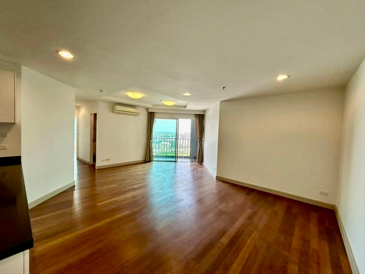 ขายคอนโดพระราม 9 เพชรบุรีตัดใหม่ RCA : ขายคอนโดหรูชั้นสูง วิวเมืองสวย ใจกลางพระราม 9 ที่ Belle Grand Rama 9 พร้อมวิวชั้น 39 ที่โปร่ง โล่ง และเป็นส่วนตัว เหมาะทั้งอยู่อาศัยเองหรือซื้อเพื่อการลงทุน