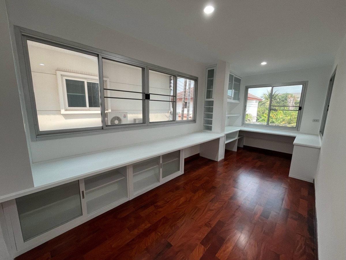 For SaleHouseBang Sue, Wong Sawang, Tao Pun : For sale, 3-story detached house, completely renovated @ Prachachuen, Wong Sawang, Bang Sue, quality materials, elegant design, meets the needs of city people, near department stores. Its all done here, in one place.
