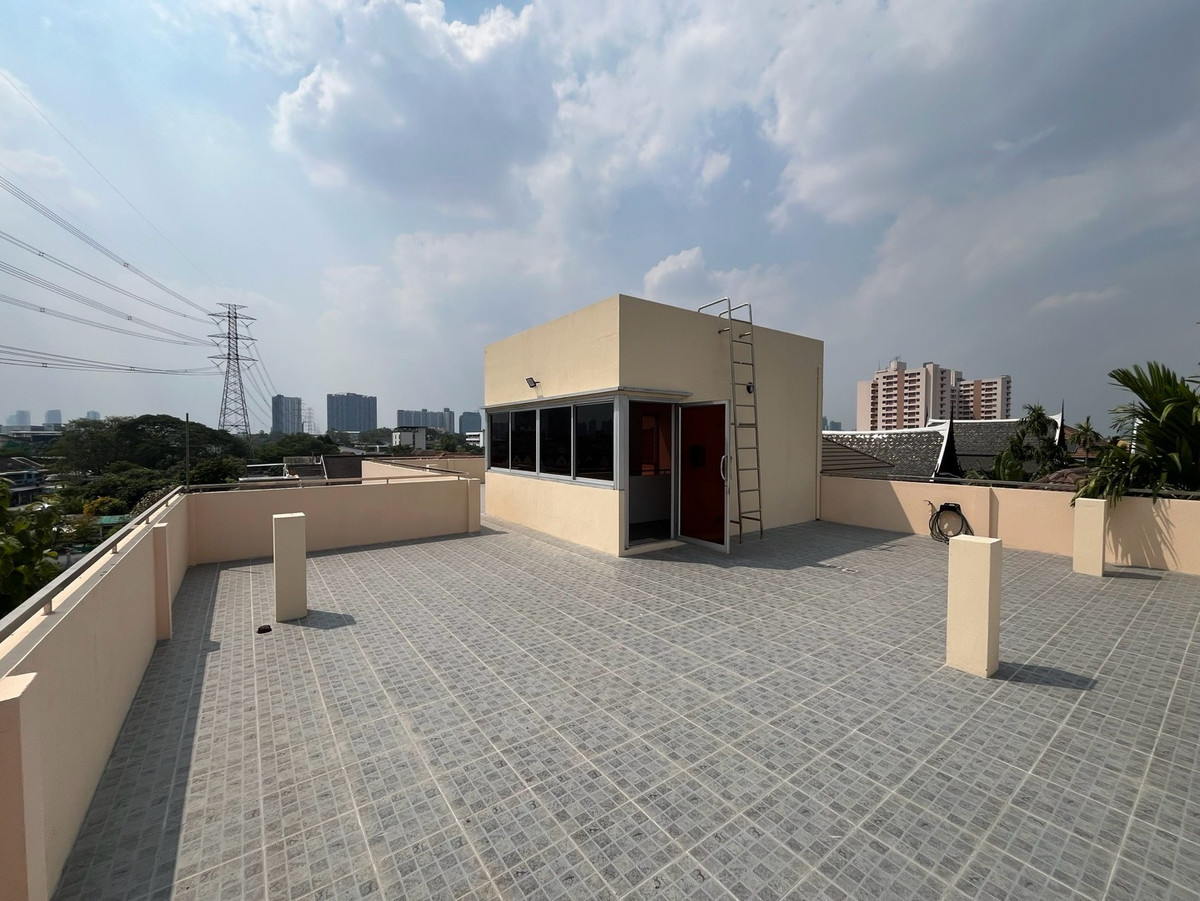 For SaleHouseBang Sue, Wong Sawang, Tao Pun : For sale, 3-story detached house, completely renovated @ Prachachuen, Wong Sawang, Bang Sue, quality materials, elegant design, meets the needs of city people, near department stores. Its all done here, in one place.