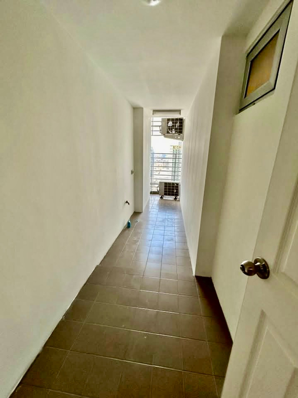 ขายคอนโดพระราม 9 เพชรบุรีตัดใหม่ RCA : ขายคอนโดหรูชั้นสูง วิวเมืองสวย ใจกลางพระราม 9 ที่ Belle Grand Rama 9 พร้อมวิวชั้น 39 ที่โปร่ง โล่ง และเป็นส่วนตัว เหมาะทั้งอยู่อาศัยเองหรือซื้อเพื่อการลงทุน