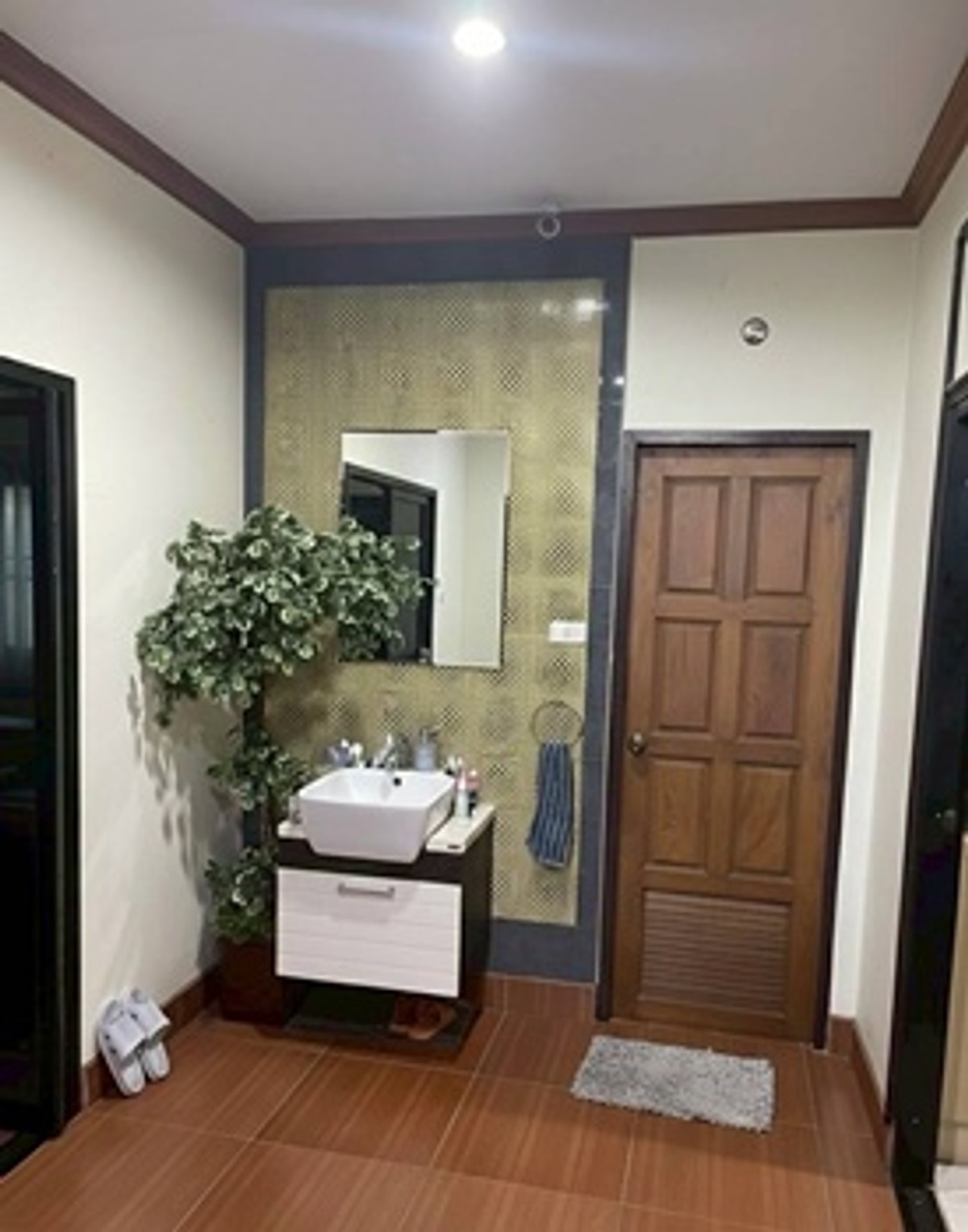 ขายโฮมออฟฟิศพัทยา บางแสน ชลบุรี สัตหีบ : โฮมออฟฟิศ 3 ชั้น (รวมชั้นดาดฟ้า) เนื้อที่ 82 ตารางวา อ.บ้านบึง จ.ชลบุรี ราคา 15,500,000 บาท