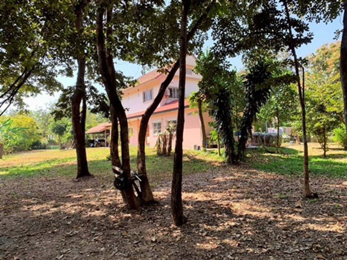 ขายบ้านโคราช นครราชสีมา : บ้านพร้อมที่ดินขนาดใหญ่ 1 ไร่ 3 งาน 97.9 ตารางวา (รวม 797.9 ตารางวา) ในตำบลจอหอ เมืองนครราชสีมา ราคา 15,000,000 บาท