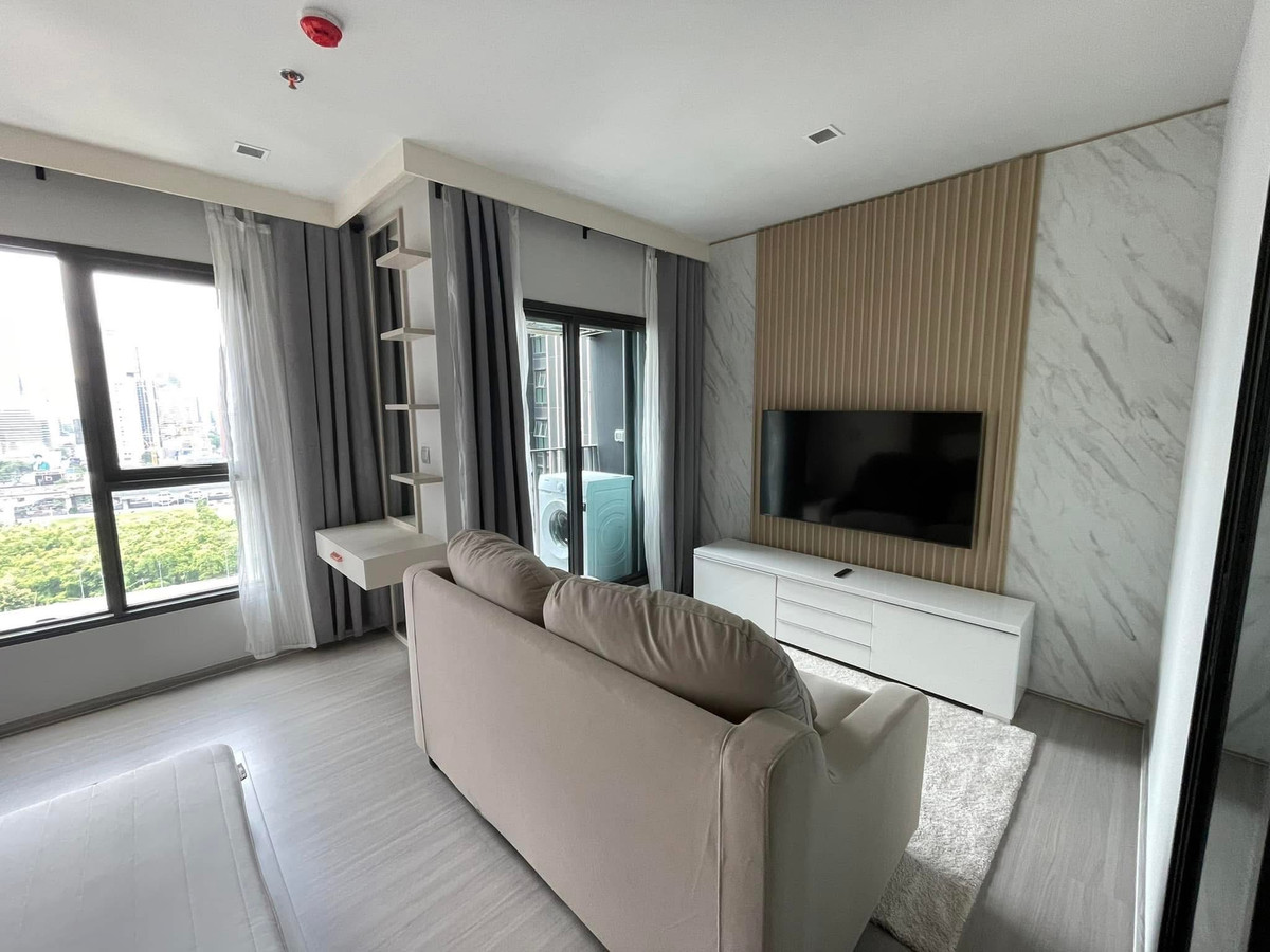 ให้เช่าคอนโดพระราม 9 เพชรบุรีตัดใหม่ RCA : for rent lfie asoke // studio // 27 sq.m