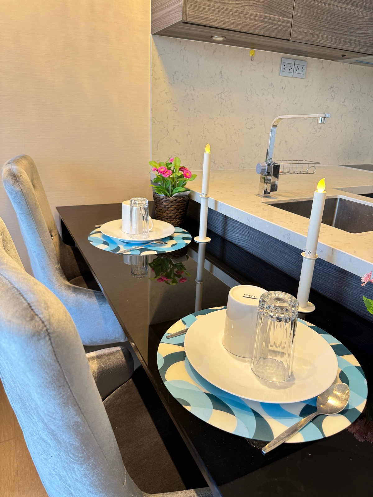 ให้เช่าคอนโดสุขุมวิท อโศก ทองหล่อ : The Esse Asoke 1 Bedroom 1 Bathroom 45 Sqm. Best Price!!