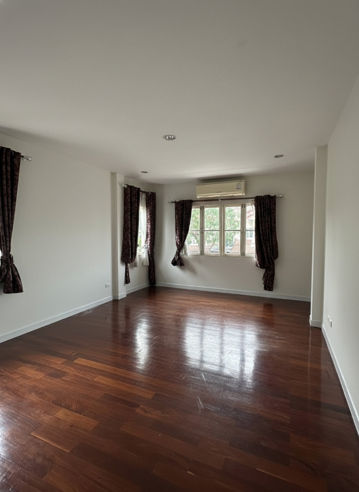 ให้เช่าบ้านสมุทรปราการ สำโรง : ปล่อยเช่าบ้านเดี่ยว นันทวัน ศรีนครินทร์ ทำเลทองติดถนนใหญ่ ใกล้ห้าง เดินทางสะดวกครบวงจร