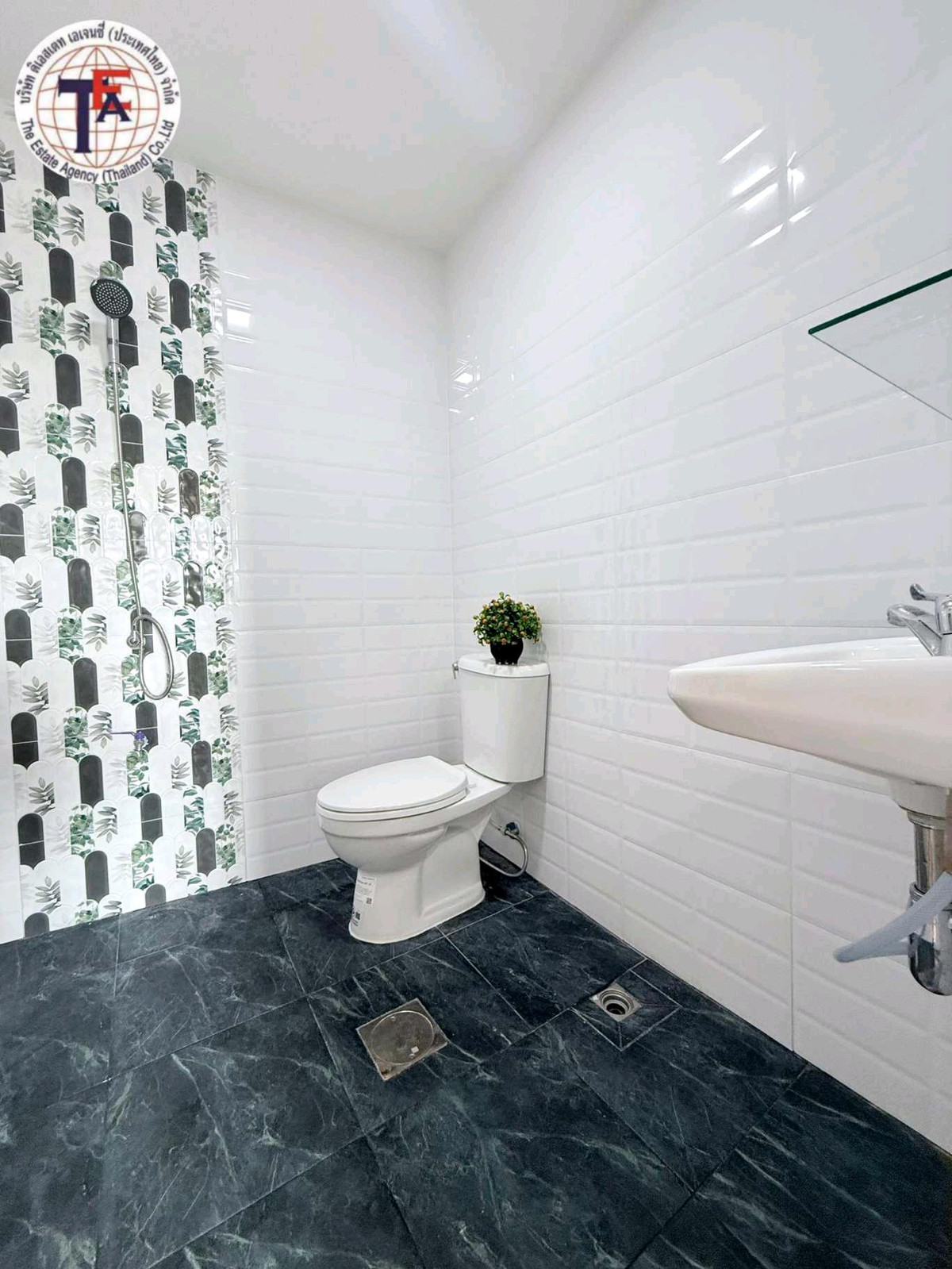 ขายทาวน์โฮมมีนบุรี-ร่มเกล้า : ขายทาวน์เฮ้าส์ 2 ชั้น หมู่บ้านเหมชาติ หลังมุม มิตรไมตรี ซอยวังอับดุลเลาะห์ หนองจอก โรงเรียนฝึกอาชีพกรุงเทพฯ  สำนักงานเขตหนองจอก โรงเรียน คาทอลิกสอนศาสนา  โรงพยาบาลเวชการุณรัศมิ์