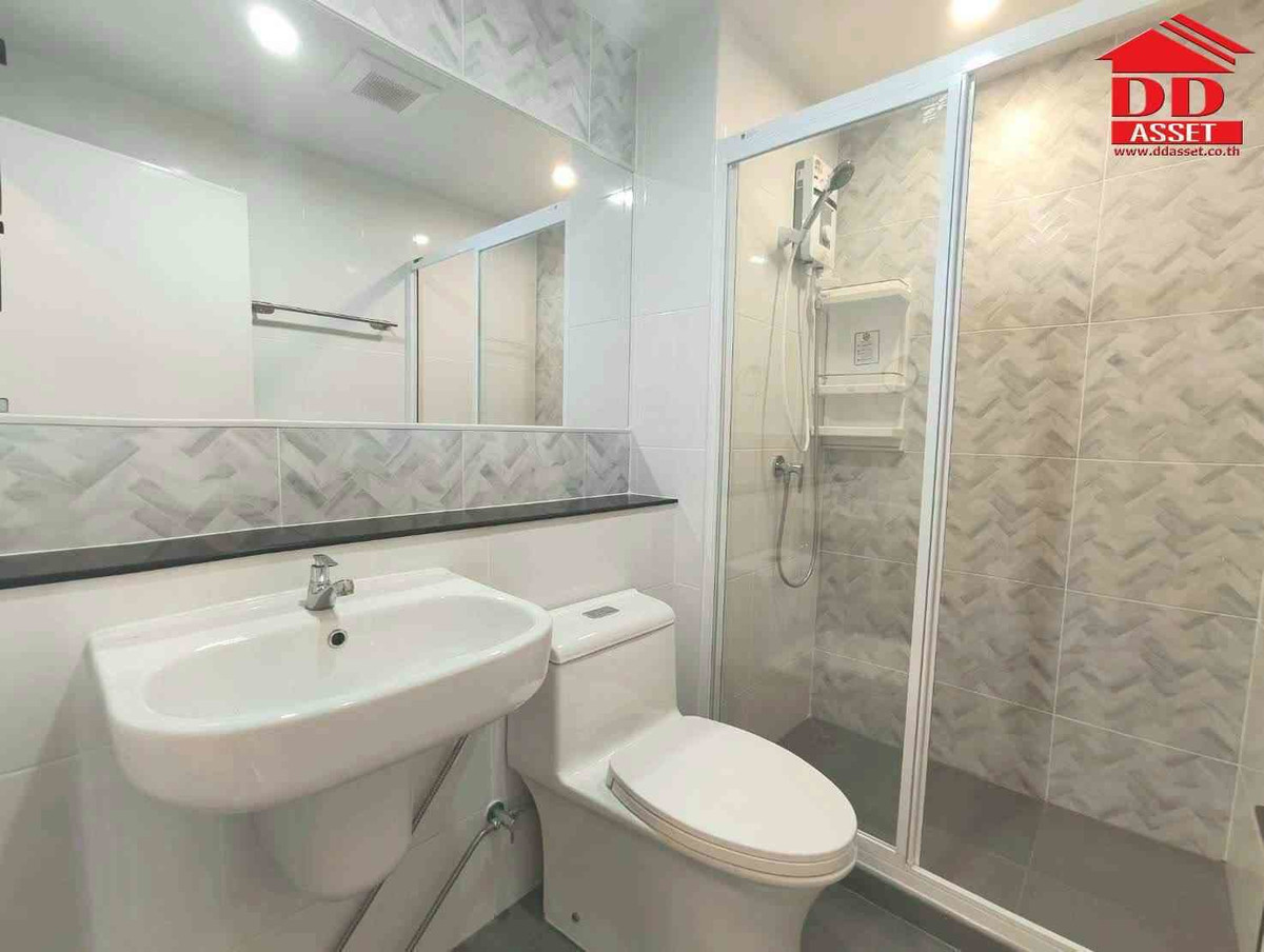 For RentCondoBangna, Bearing, Lasalle : For rent Regent Home Bangna Regent Home Bangna Code : C8411