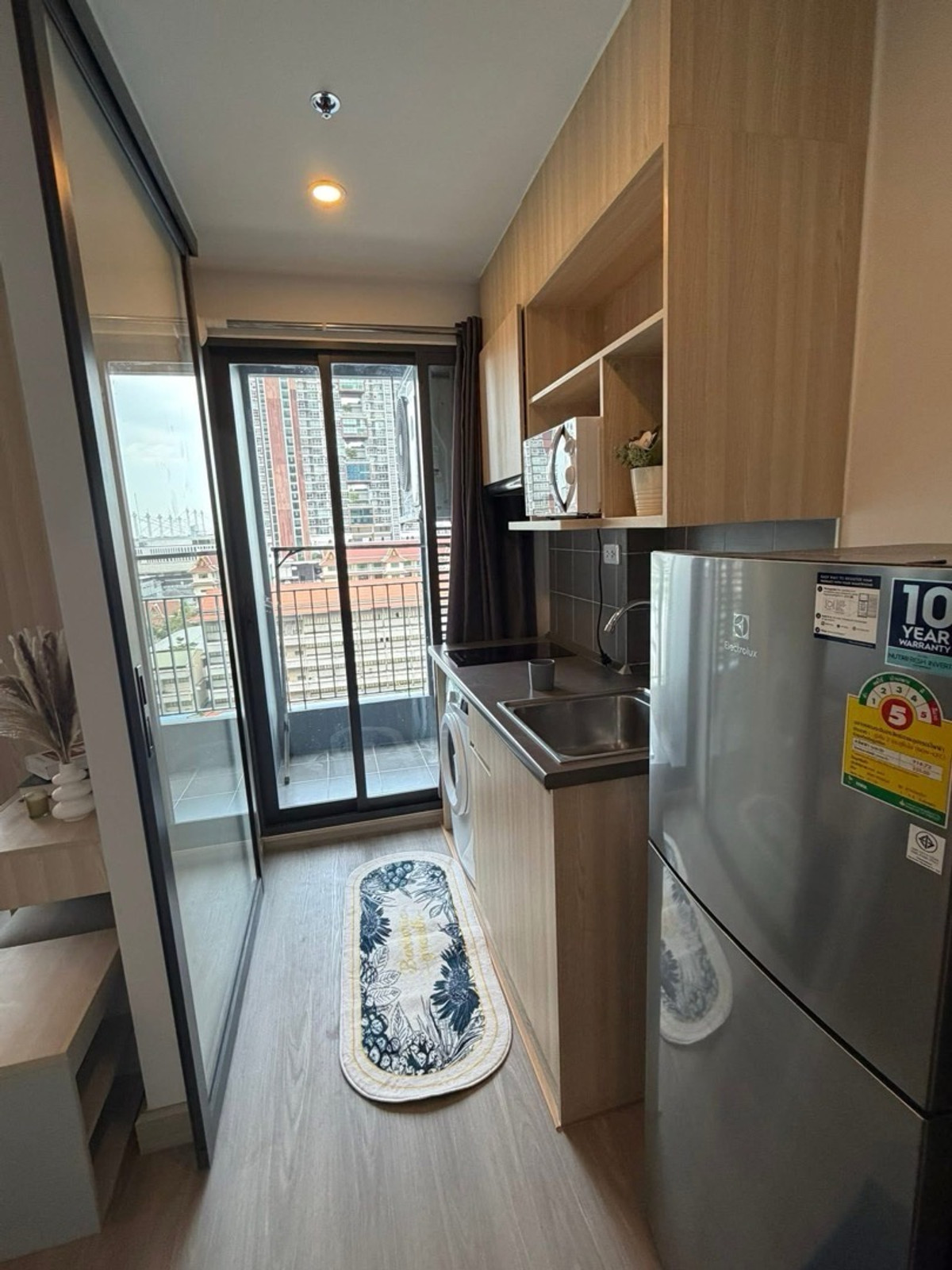 For RentCondoBangna, Bearing, Lasalle : 🏢 IDEO O2 | Condo for Rent (next to BTS Bangna 250 m.) Building C Studio 27 sq m.
💵 Rent 11,000 baht/month
📞Phat: 064-642-8664
📞Nui: 094-624-2014